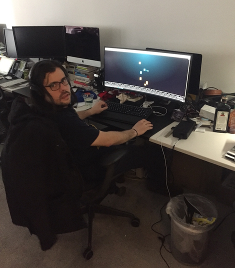 Gizmodo’s managing editor Mario Aguilar also found the piano computer very disconcerting (Image: Alex Dickinson)